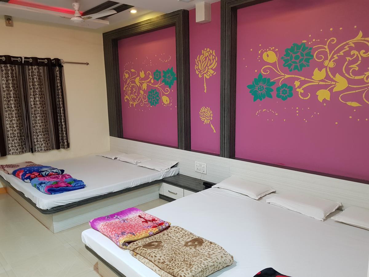 Hotel Shri Radhe Krishna Godarpura Exteriér fotografie
